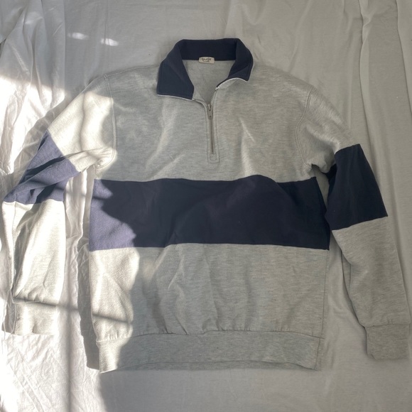Brandy Melville Sweaters - Brandy Melville zip up sweater